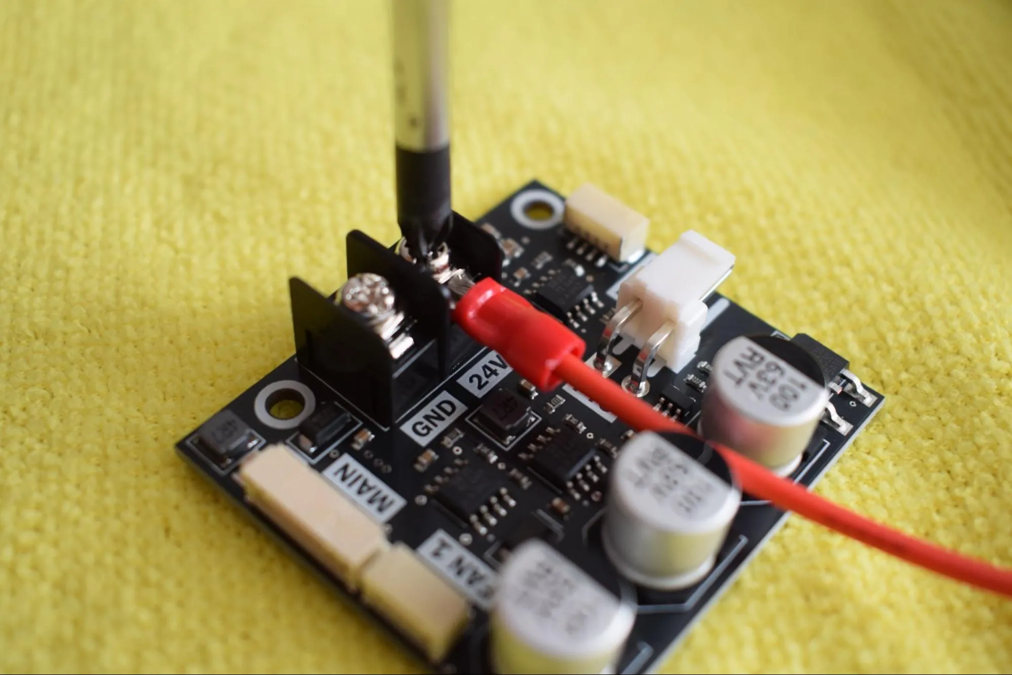 Red wire into 24V terminal
