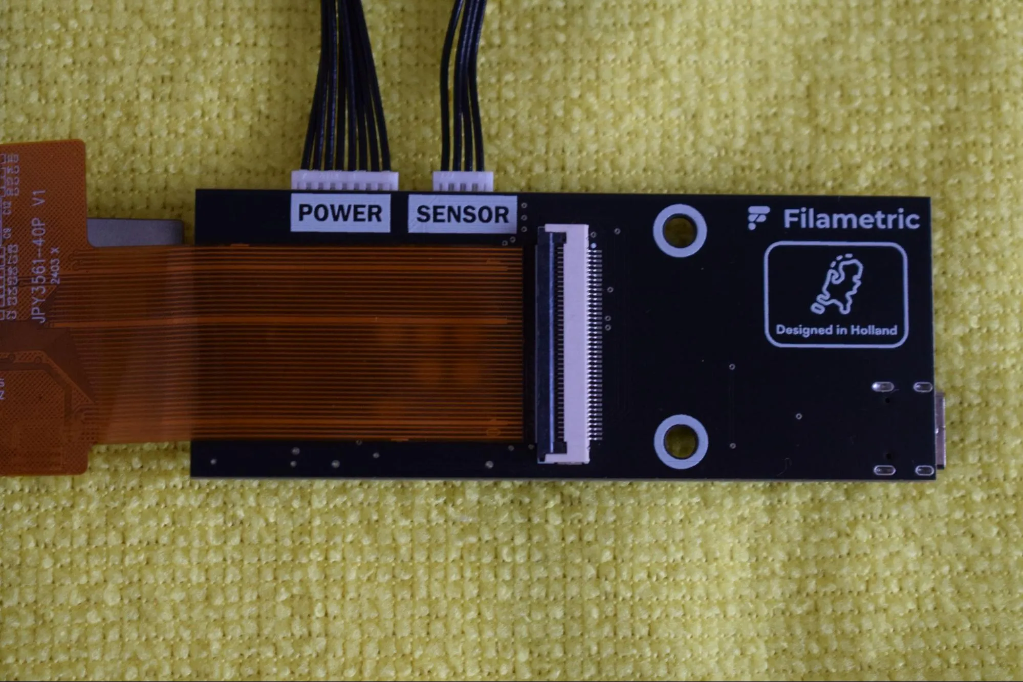 Display cable connected