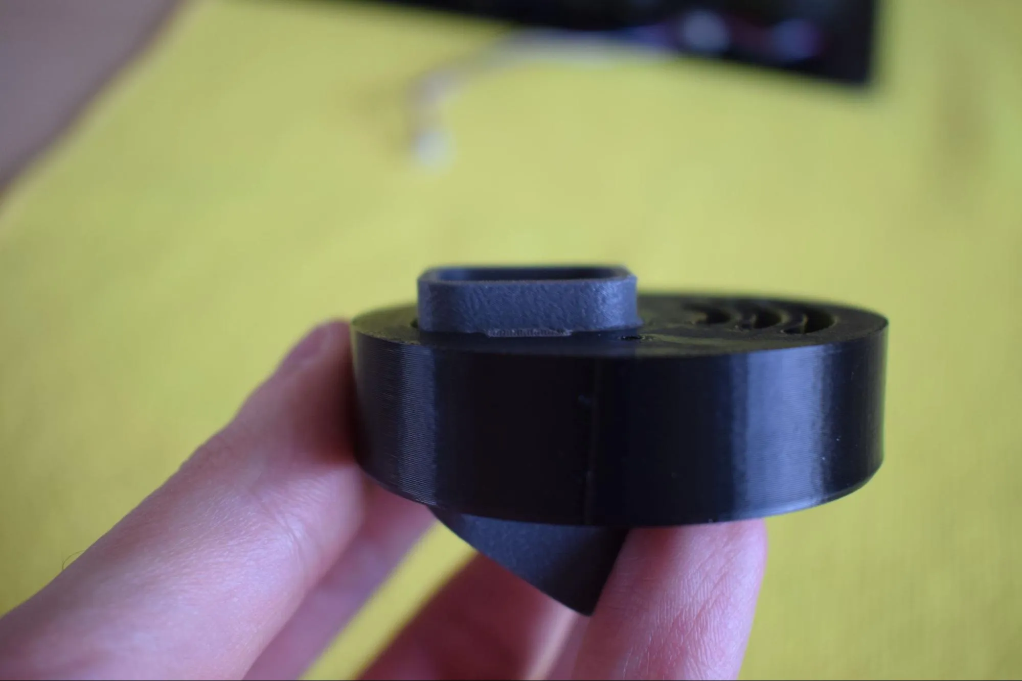 Exhaust flush bottom